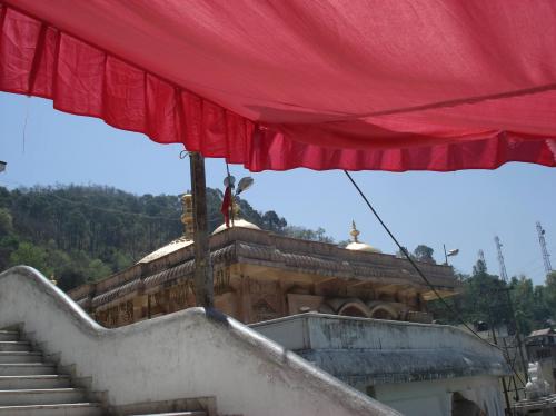 Outside view of Jwalamukhi Temple